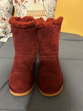 UGG Women's Crimson Suede Shearling-Lined Short Boots